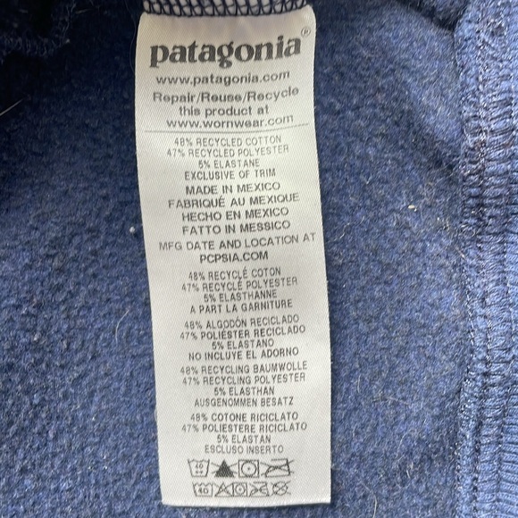 Patagonia Men's Navy Hoodie - size Small - Picture 7 of 7